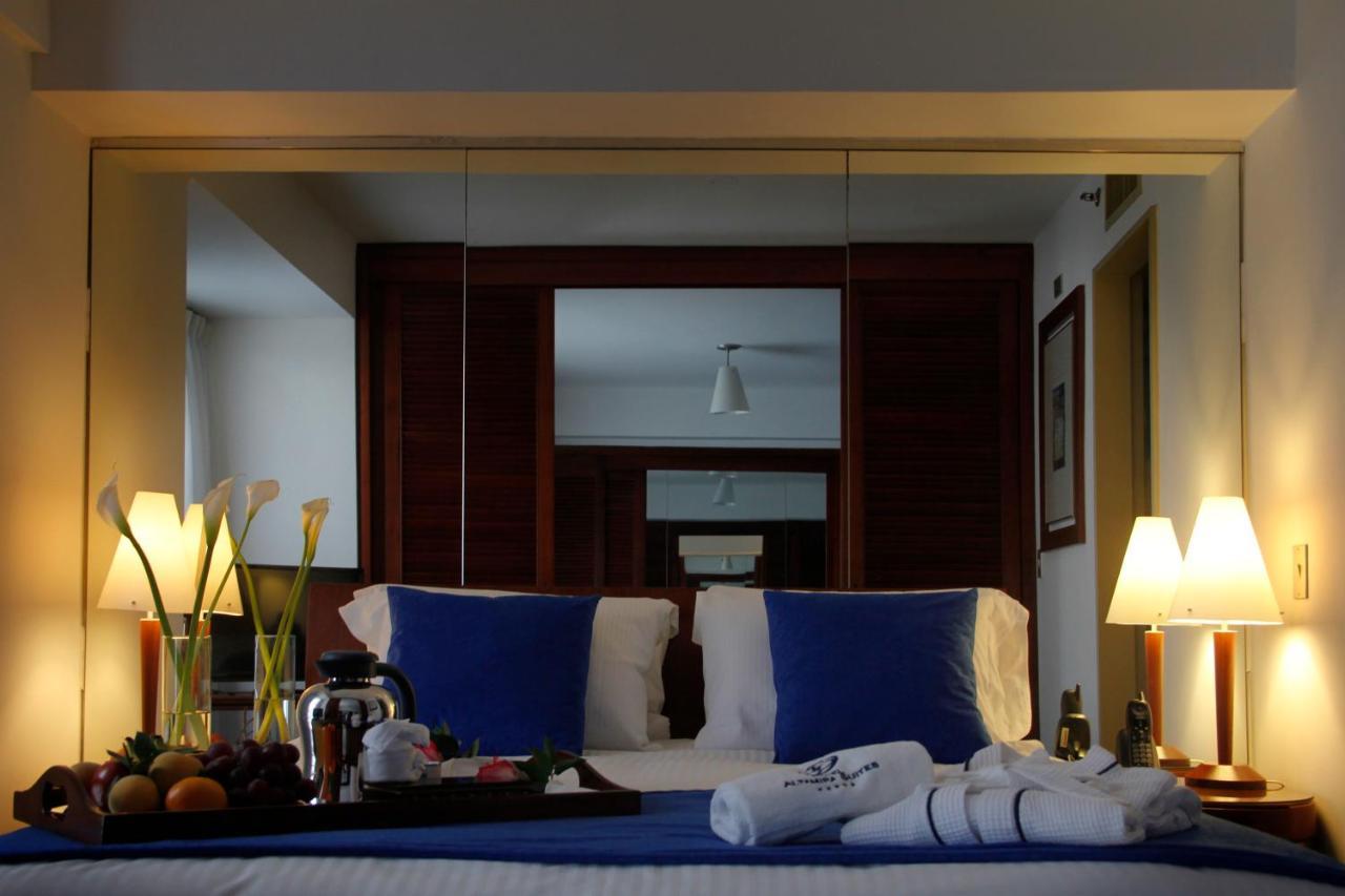 Hotel Altamira Suites Caracas Exterior photo